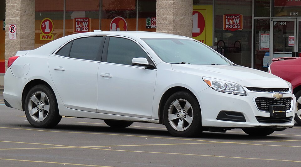 2015 Chevrolet Malibu LT, front right, 09-10-2023