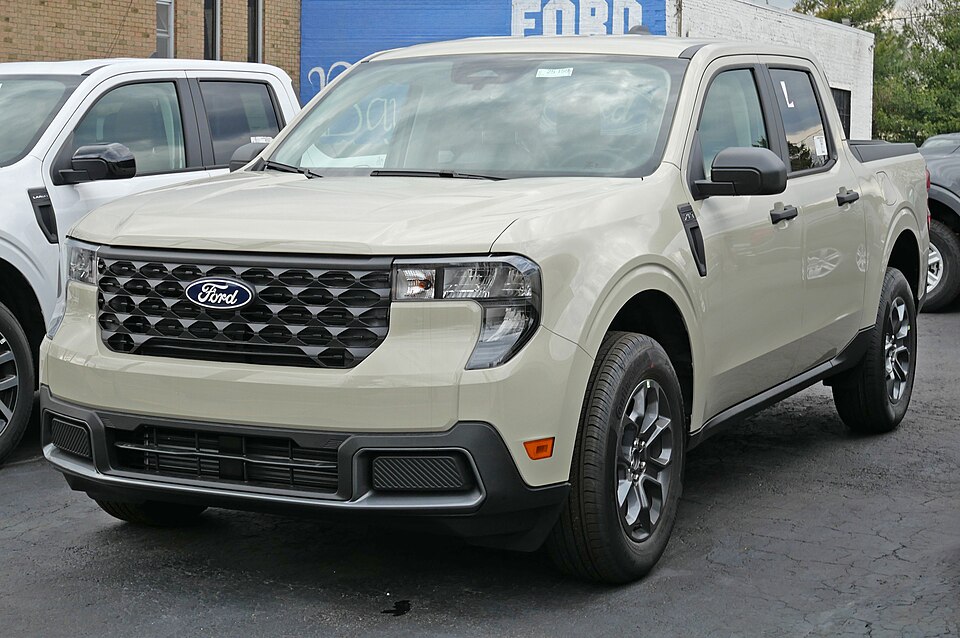 2025 Ford Maverick XLT, front 4.15.25