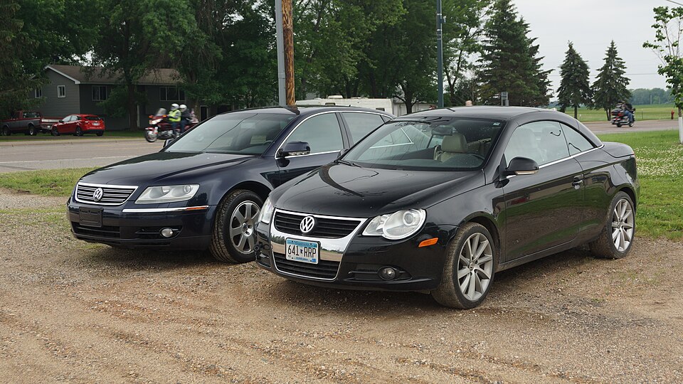 2004 Volkswagen Phaeton & 2007 Volkswagen Eos (40974004900)
