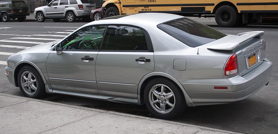 2003 Mitsubishi Diamante VR-X rearview