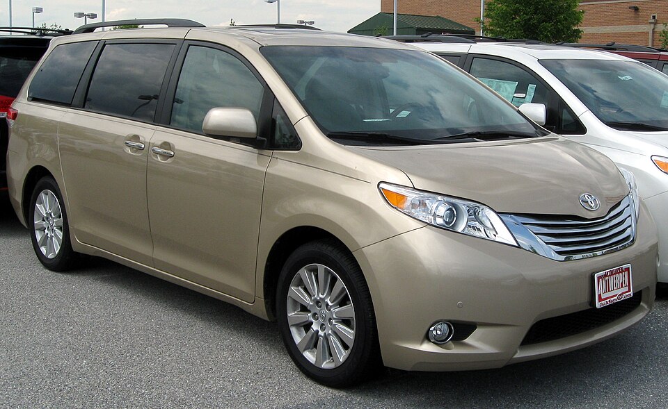 2011 Toyota Sienna -- 05-06-2011