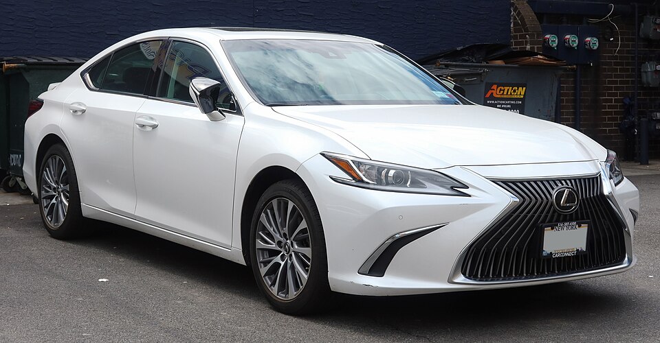 2021 Lexus ES 250 AWD, front 5.1.23