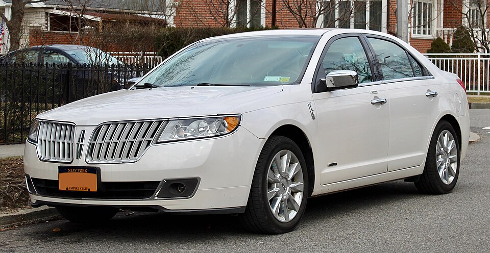 2012 Lincoln MKZ Hybrid front 1.23.19