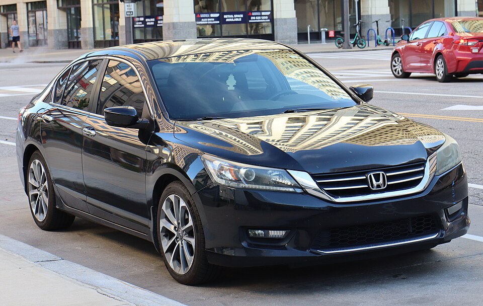 2015 Honda Accord Sport in Crystal Black Pearl, front right, 09-26-2026