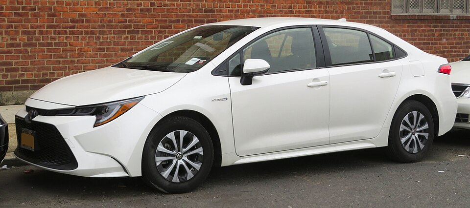 2020 Toyota Corolla LE (NA-market) front 4.29.19