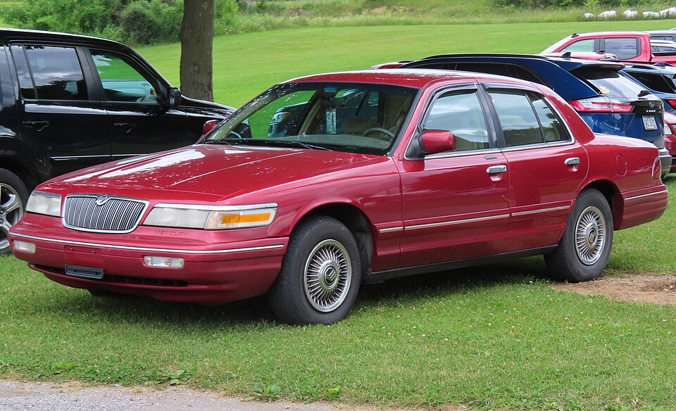 1997 Mercury Grand Marquis GS, front left, 06-07-2024