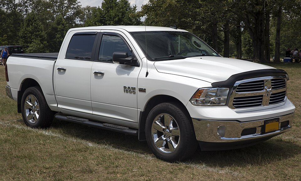 2016 Ram 1500 SLT Crew Cab in white, front right