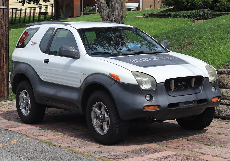 1999 Isuzu VehiCROSS Ironman Edition in Victory White, front right, 08-17-2026