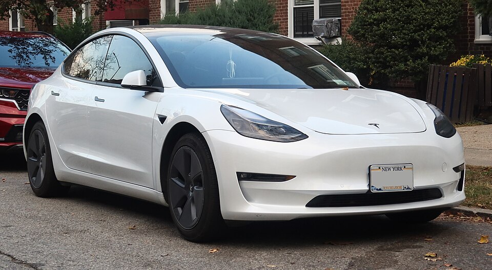 2021 Tesla Model 3, front (2) 11.10.21
