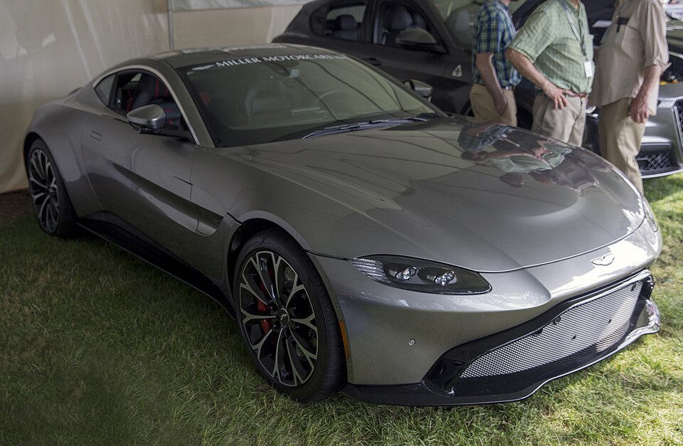 2019 Aston Martin Vantage, front right view (Greenwich 2018)