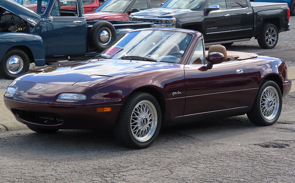 1995 Mazda MX-5 Miata M Edition, front left, 09-30-2023