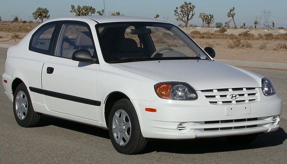 2004 Hyundai Accent hatchback front -- NHTSA
