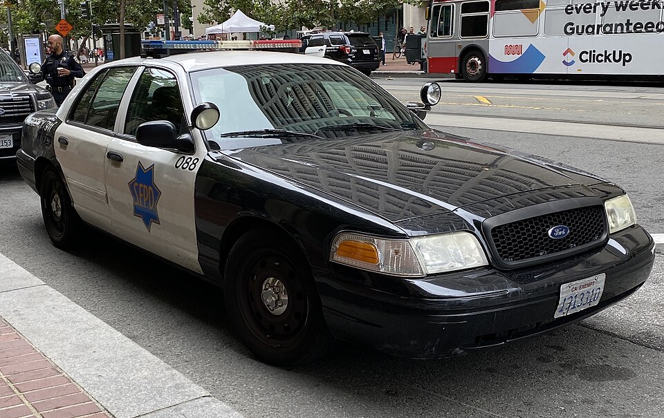 2009 Ford Crown Victoria Police Interceptor (San Francisco Police Department,) front right, 08-06-2022