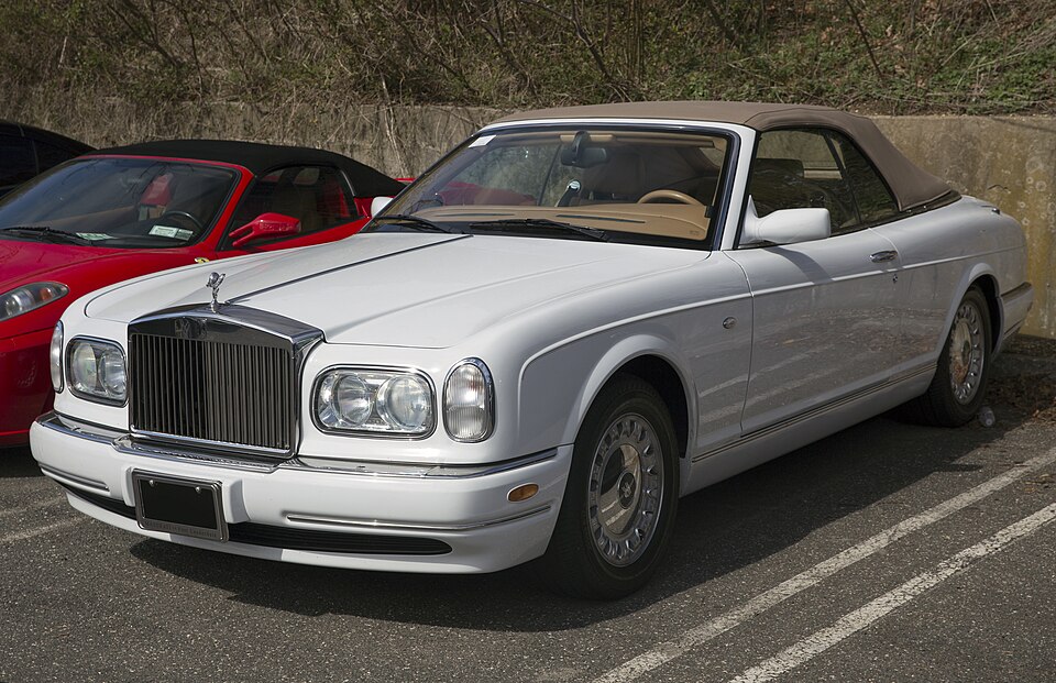 2000 Rolls-Royce Corniche V in White, front left