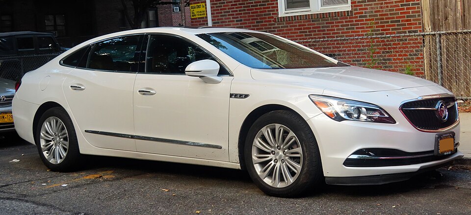 2018 Buick LaCrosse Essence 2.5L, front 8.24.19
