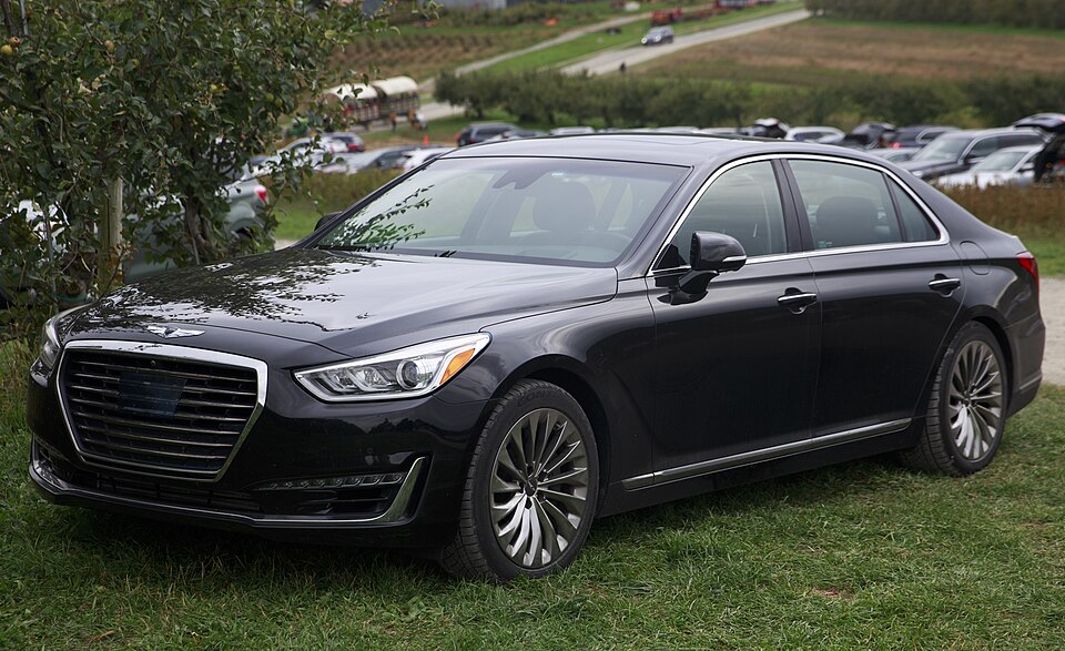 2019 Genesis G90 3.3T Premium in Victoria Black, front left