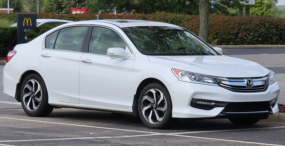 2016 Honda Accord EX-L, front right, 09-16-2022
