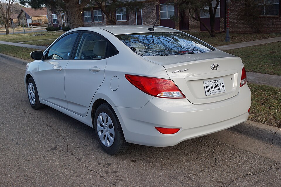 2015 Hyundai Accent (31660852024)