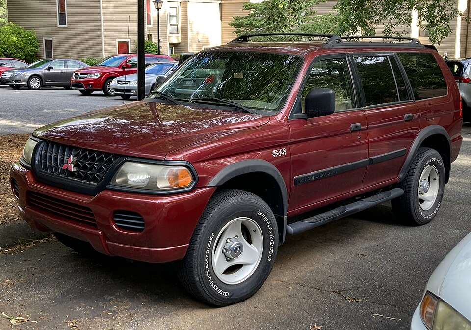 2000 Mitsubishi Montero Sport LS 4WD in Cambridge Red Pearl, front left