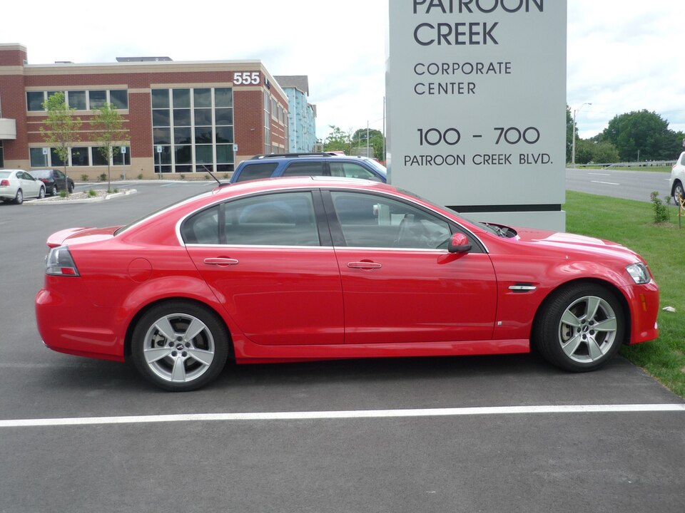 2008 Pontiac G8 GT sedan 02