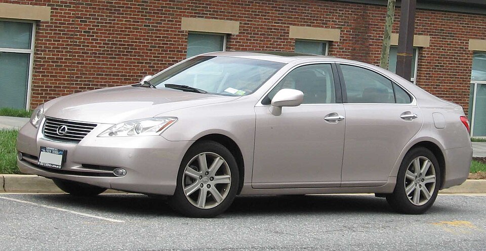 07-Lexus-ES