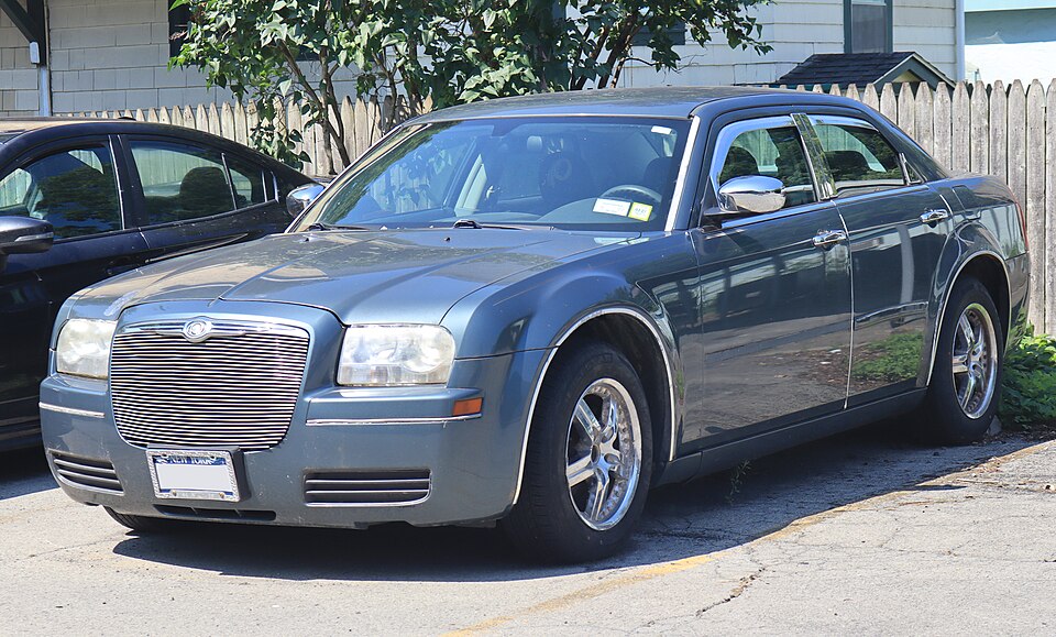 2006 Chrysler 300 in Butane Blue Pearlcoat, front left, 07-11-2026