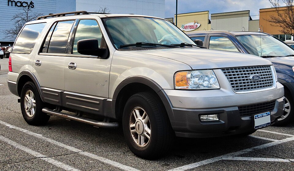 2005 Ford Expedition XLT, front 1.26.20