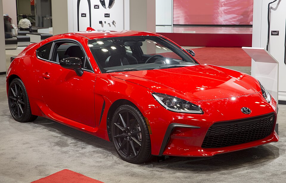 2022 Toyota GR86 Premium in Track bRed, front right (NYIAS 2022)