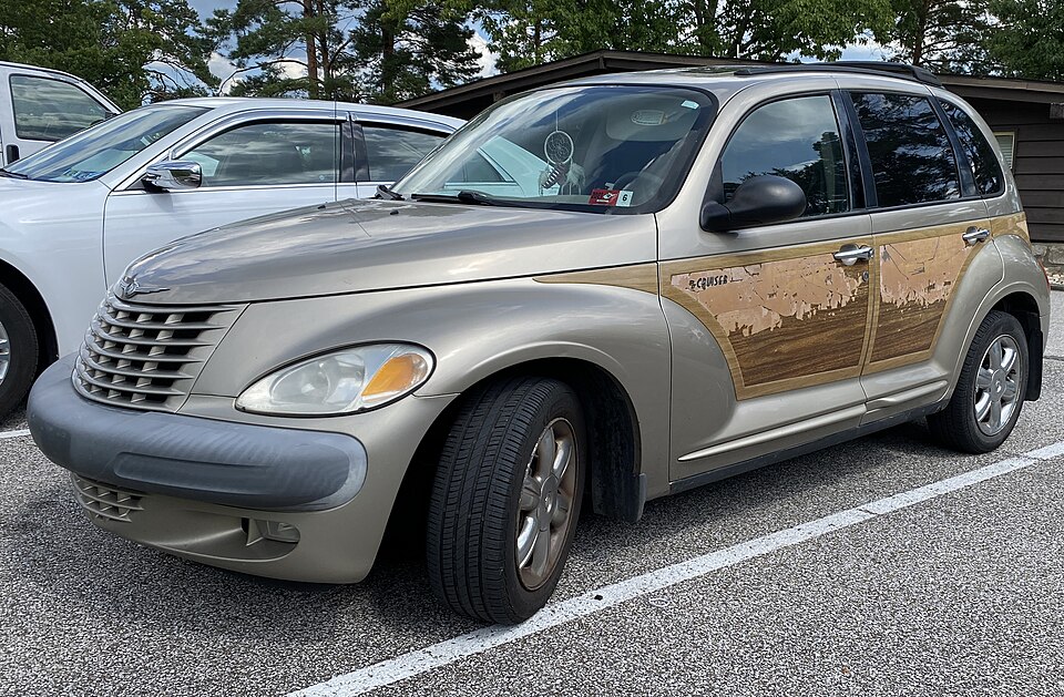 2002 Chrysler PT Cruiser Dream Cruiser Woody in Light Almond Pearl Metallic Clearcoat, front left, 08-20-2022