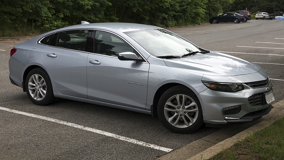 2017 Chevrolet Malibu Hybrid, front right