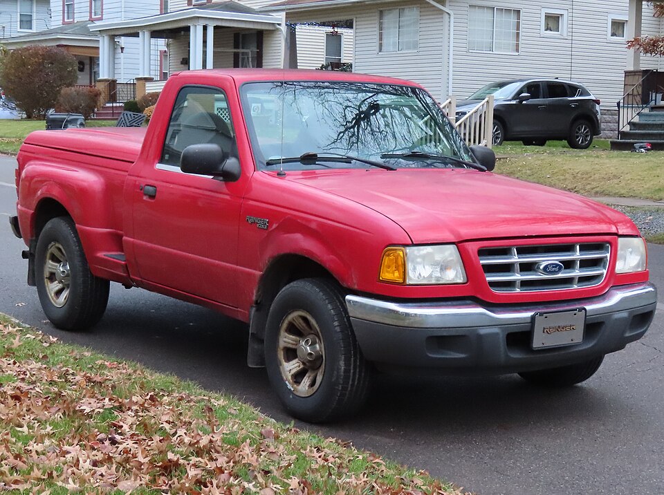 2001 Ford Ranger XLT 4x2 regular cab Flareside, front right, 12-02-2023