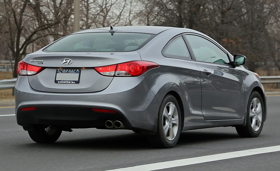 2014 Hyundai Elantra Coupé on I-95