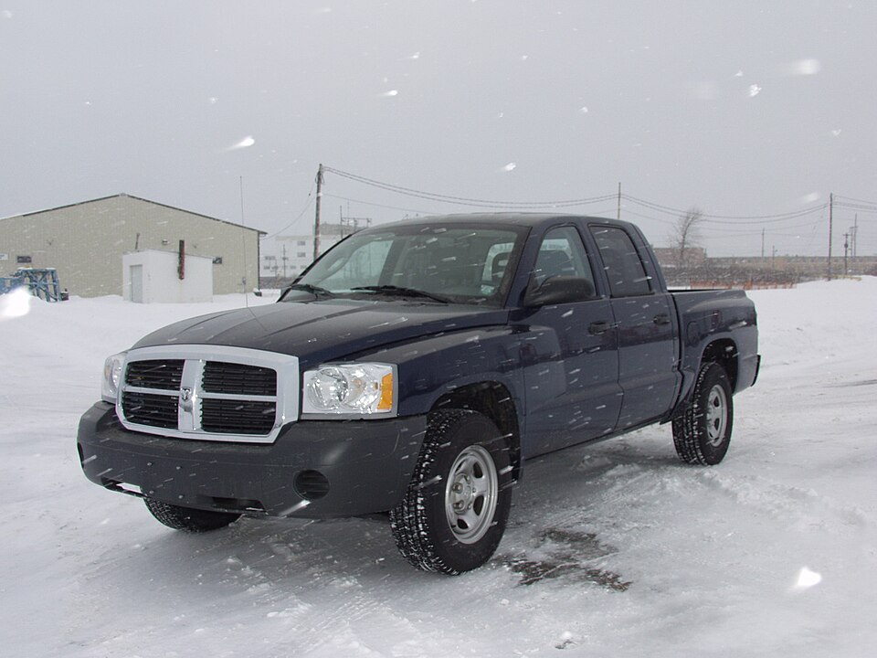 2005 Dodge Dakota 4-door pickup -- NHTSA 01