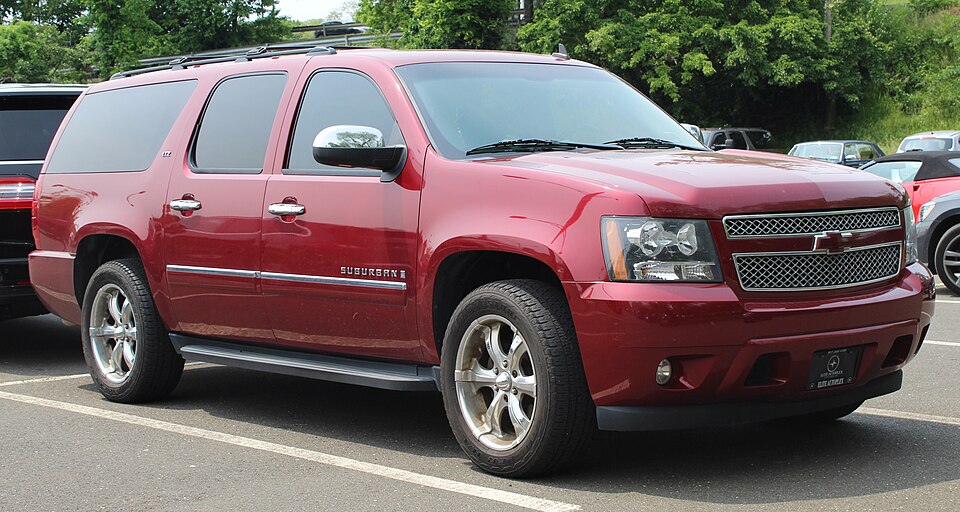 2007 Chevrolet Suburban LTZ Hagerty parking lot, 6.1.19
