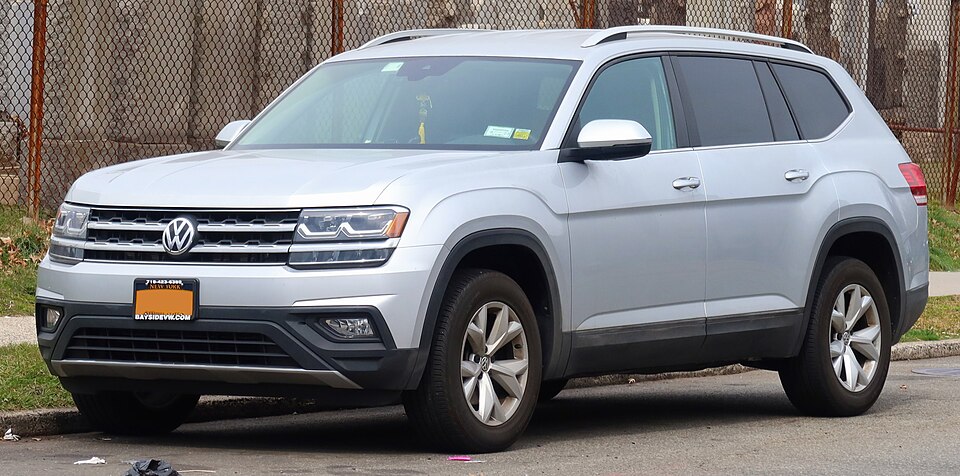 2018 Volkswagen Atlas SE, front 3.24.23