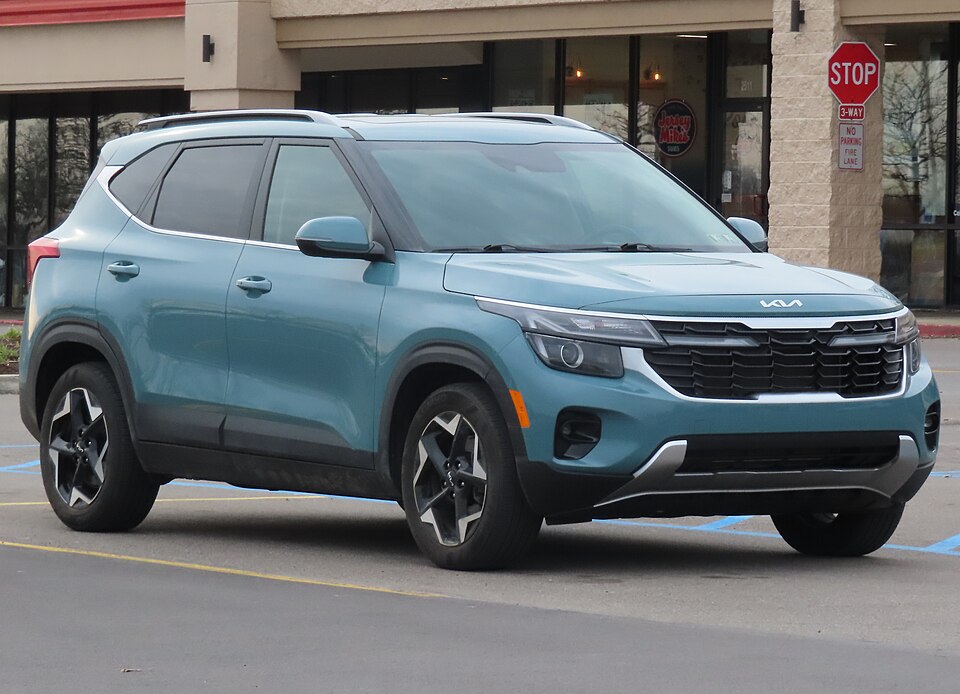 2024 Kia Seltos EX, front right, 03-15-2026