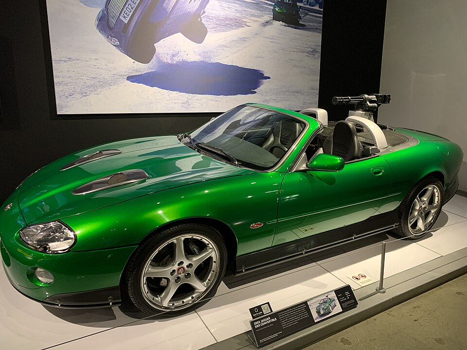 Petersen Automotive Museum (52194606143)