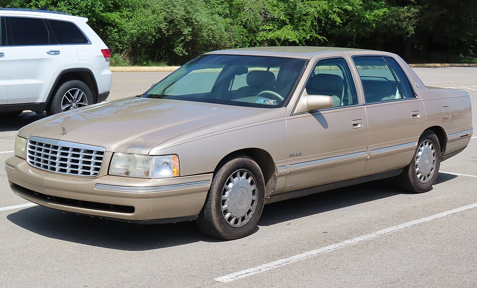 1998 Cadillac DeVille, front left, 05-23-2024
