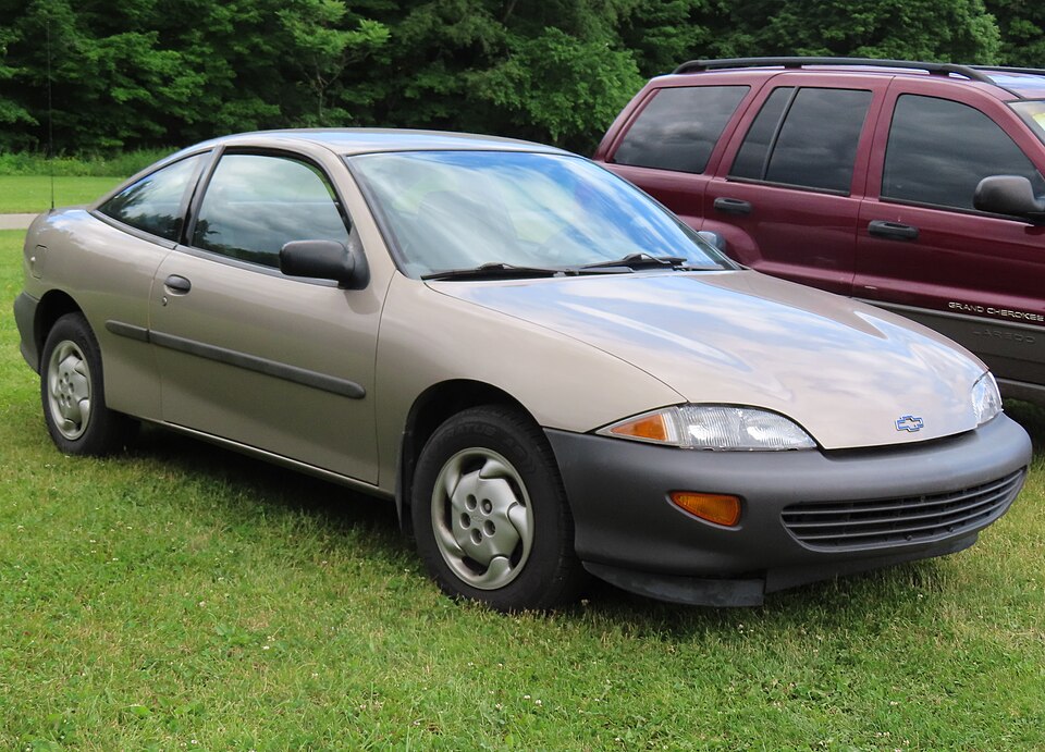 1996 Chevrolet Cavalier coupe, front right, 06-07-2024