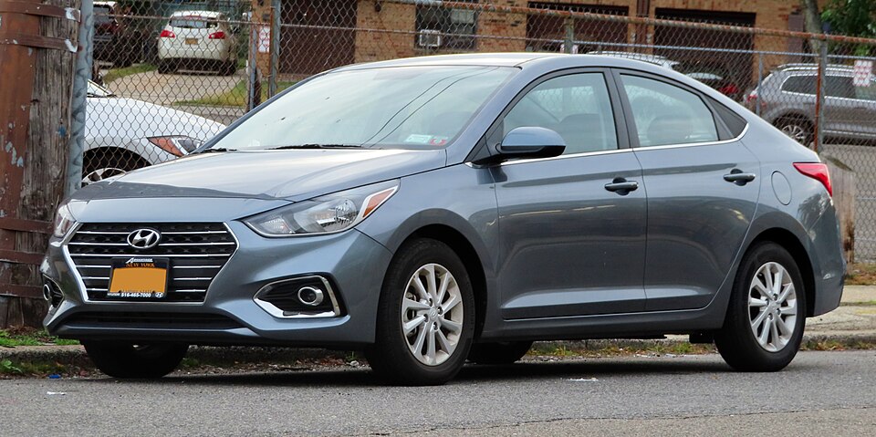 2019 Hyundai Accent 1.6L, front 10.8.19