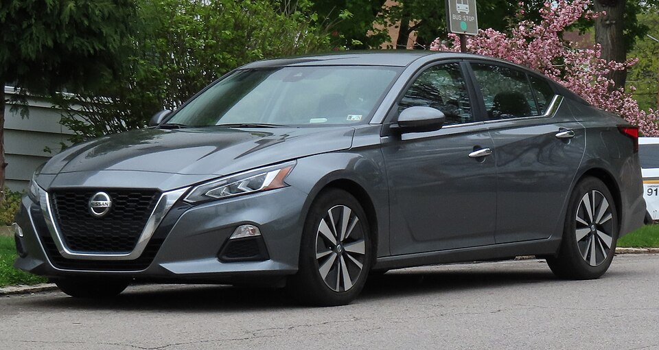 2022 Nissan Altima SV, front left, 05-03-2023