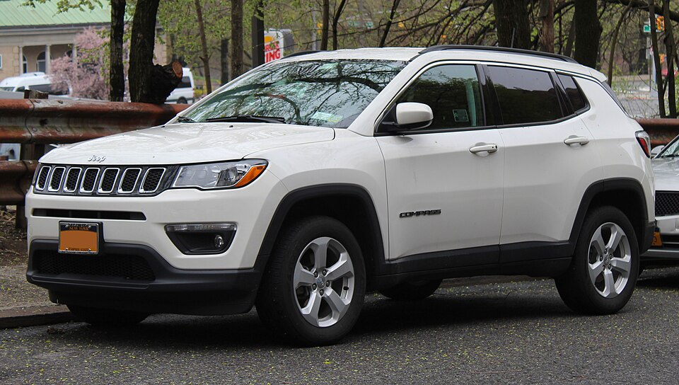 2018 Jeep Compass Latitude 2.4L front 4.20.19