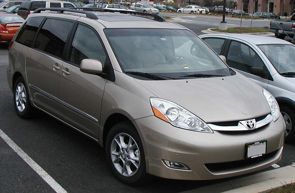 06-Sienna-XLE-Limited