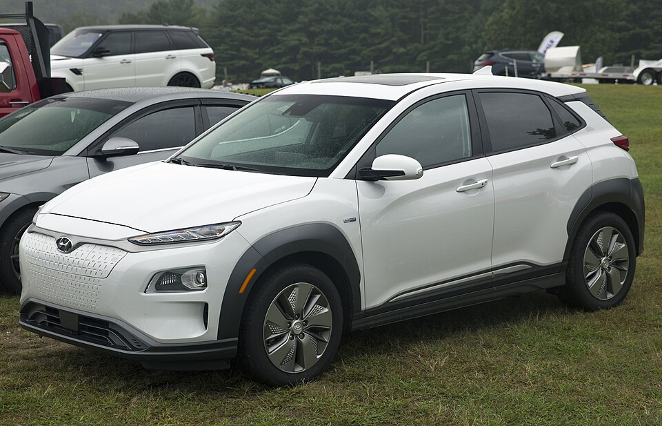 2020 Hyundai Kona Electric in Chalk White, front left
