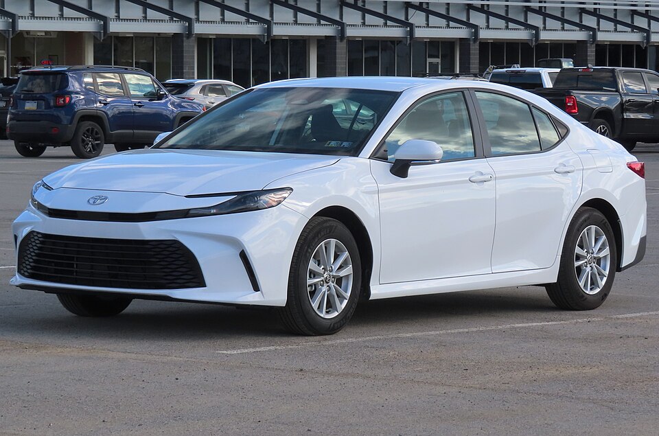 2025 Toyota Camry LE, front left, 05-24-2025