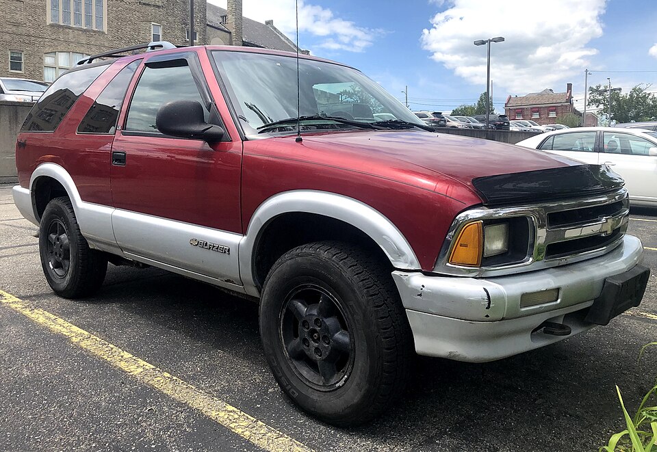 1995 Chevrolet Blazer, front left, 5-15-2021