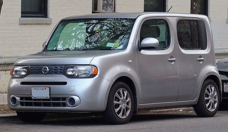 2009 Nissan Cube, front 4.3.23