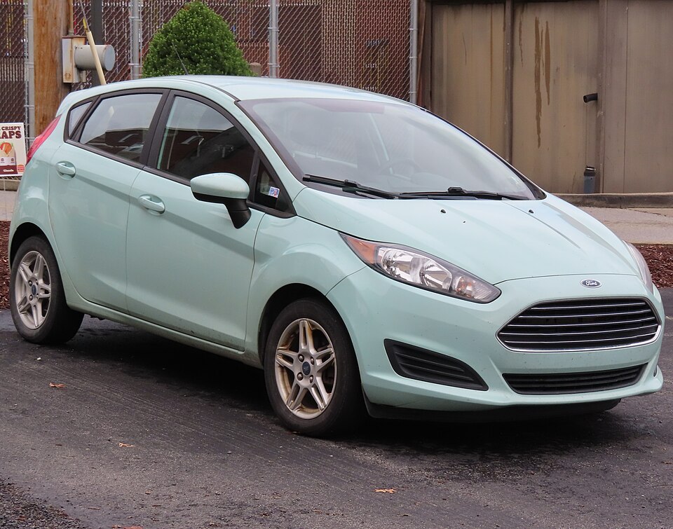 2018 Ford Fiesta SE hatchback, front right, 09-28-2024
