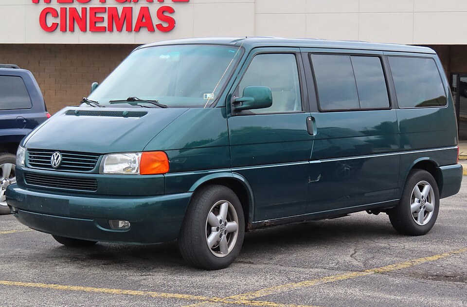 2003 Volkswagen EuroVan GLS, front left, 07-09-2023