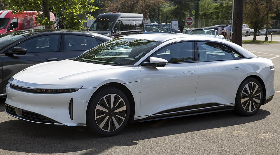 2024 Lucid Air Pure in Stellar White, front left